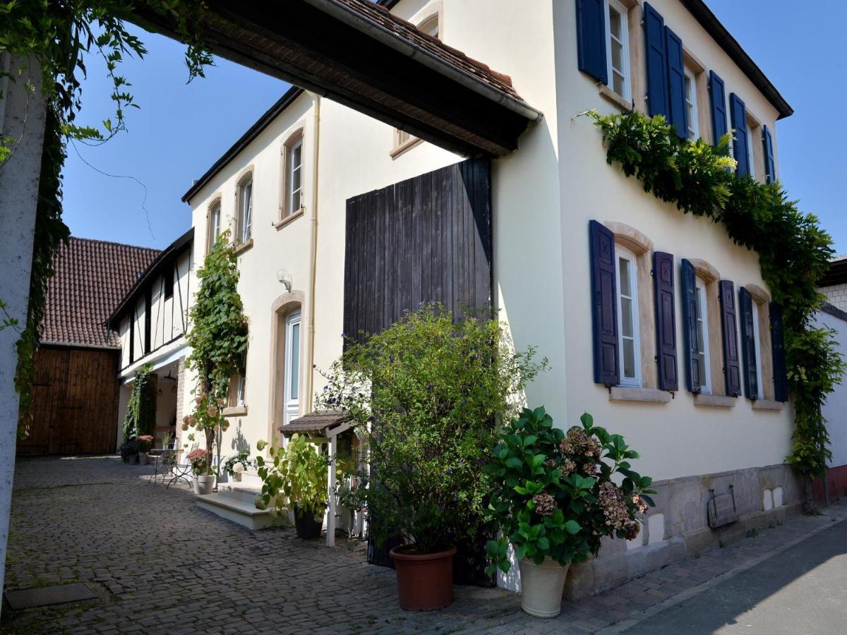 Gastehaus & Weingut Gehrig Hotel Weisenheim am Sand Luaran gambar